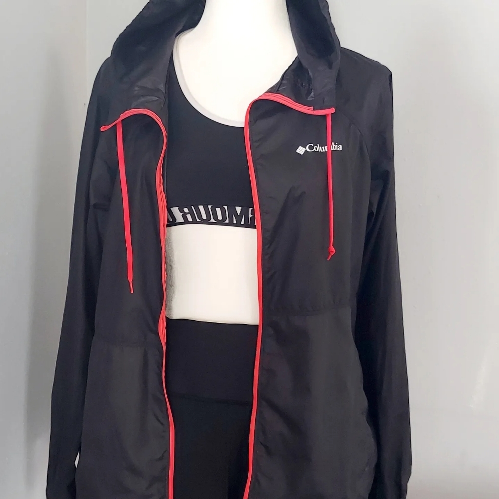 Columbia wind breaker jacket w/ wind breaker hooded